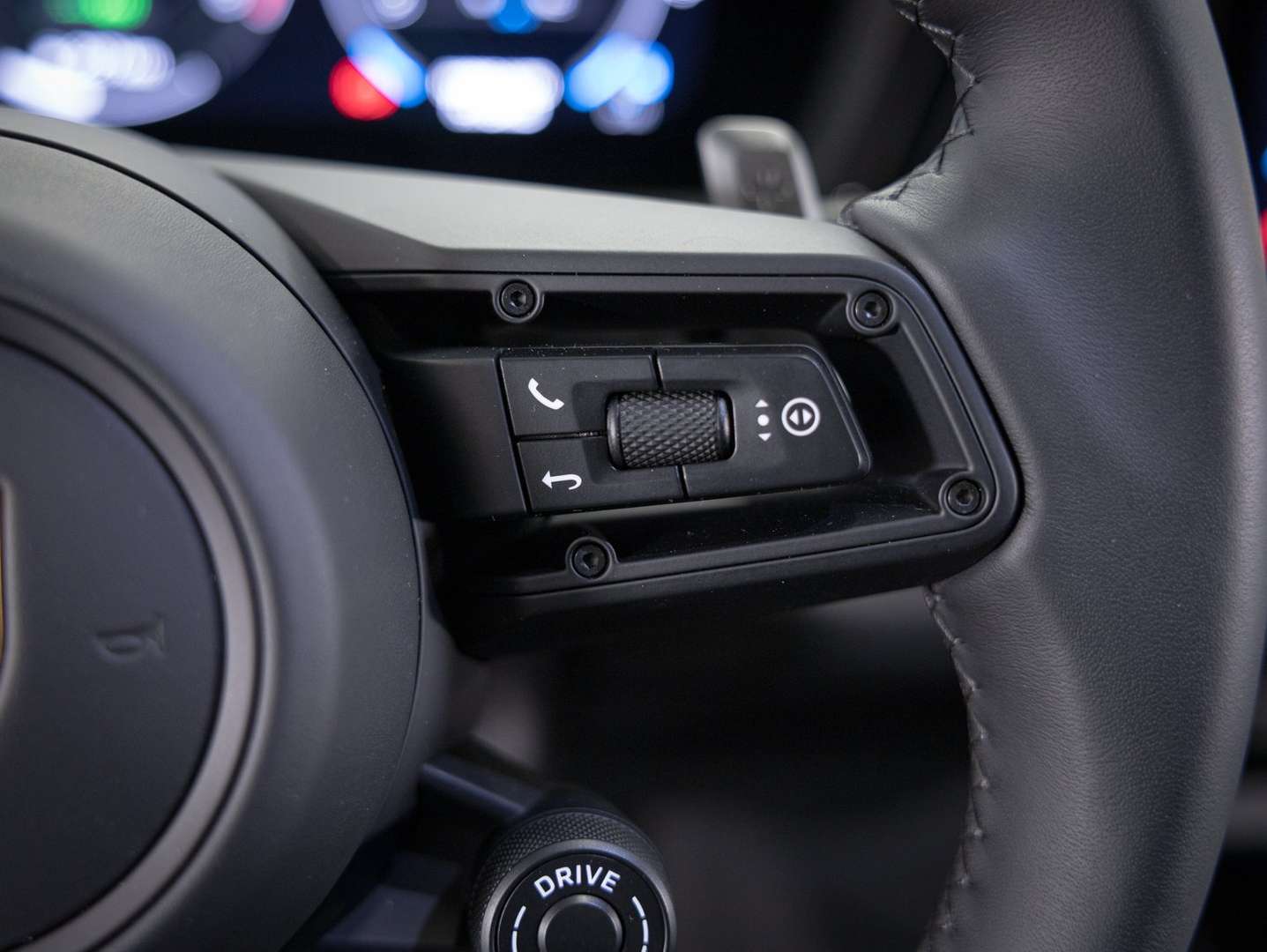 Porsche Cayenne III E-Hybrid Black Edition - 2026 - Joinsteer - #10