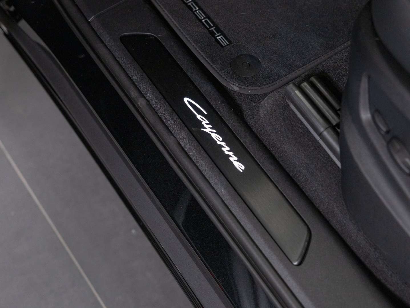 Porsche Cayenne III E-Hybrid Black Edition - 2026 - Joinsteer - #20