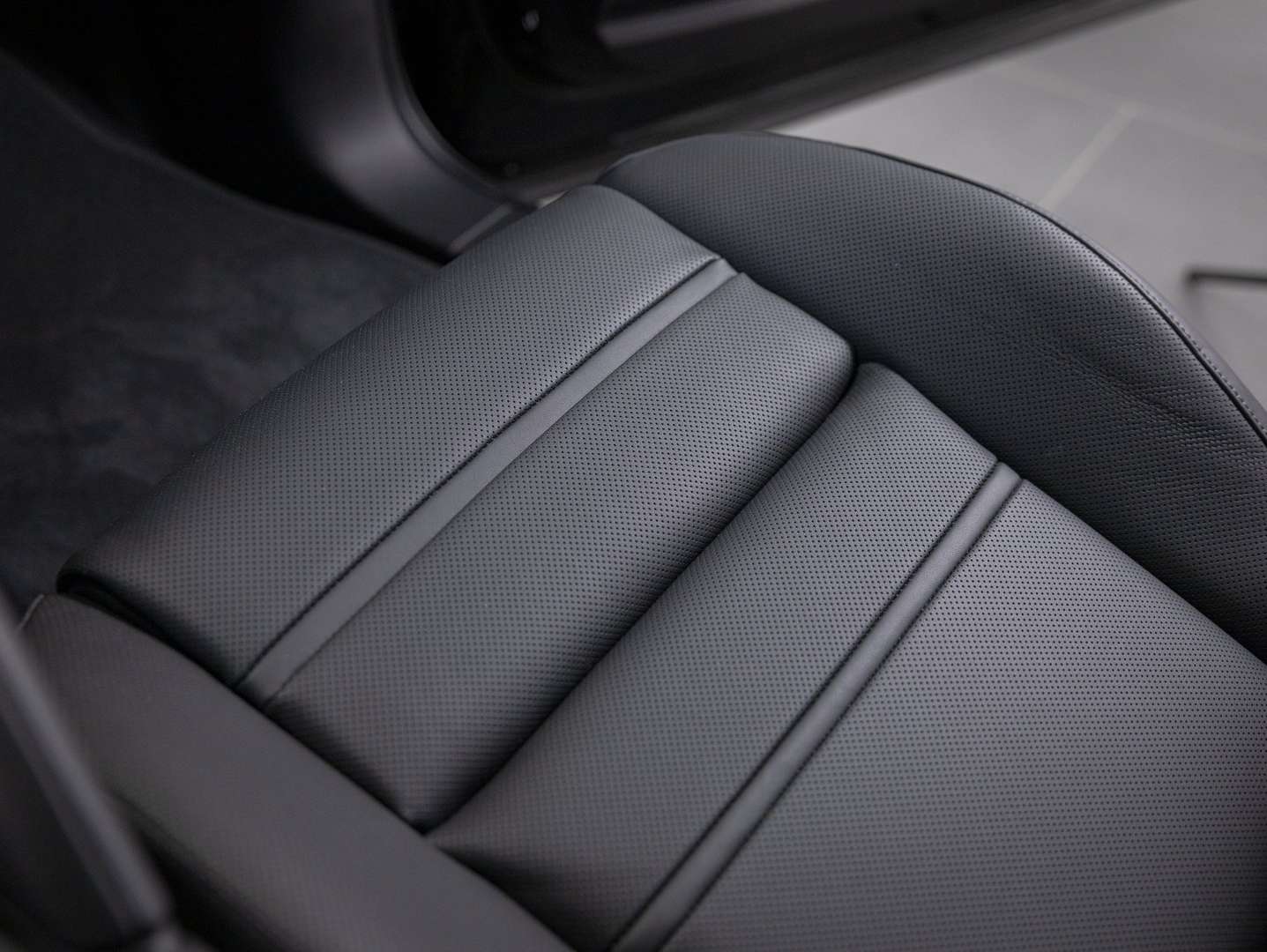 Porsche Cayenne III E-Hybrid Black Edition - 2026 - Joinsteer - #23