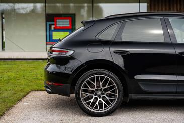 Porsche Macan S — photo 8