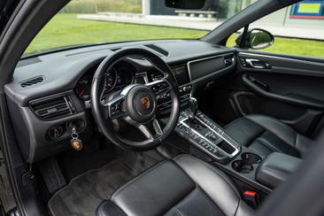 Porsche Macan S — photo 14