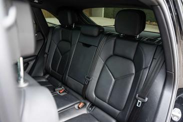 Porsche Macan S — photo 17
