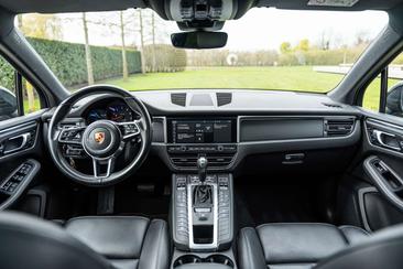 Porsche Macan S — photo 18