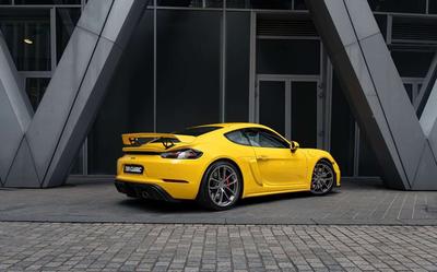 Porsche 718 Cayman GT4