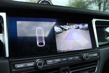 Porsche Macan S — photo 6