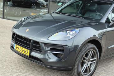 Porsche Macan S — photo 14
