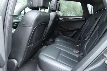 Porsche Macan S — photo 16