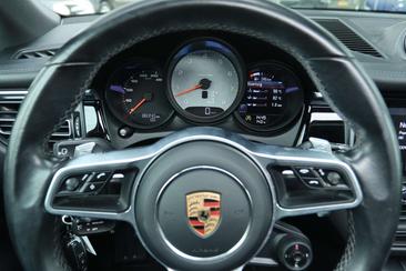 Porsche Macan S — photo 20