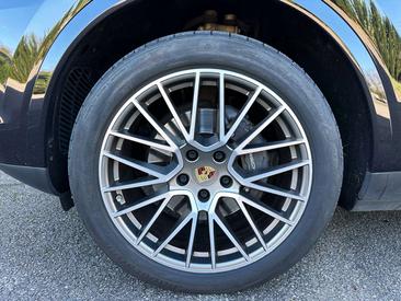 Porsche Cayenne III E-Hybrid Platinum Edition — photo 14