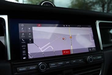 Porsche Macan S — photo 21