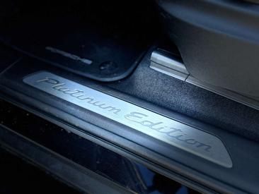 Porsche Cayenne III E-Hybrid Platinum Edition — photo 18
