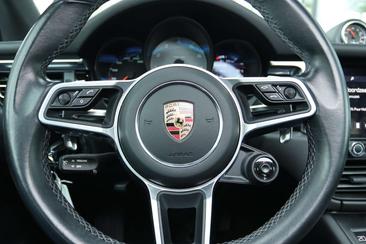 Porsche Macan S — photo 35
