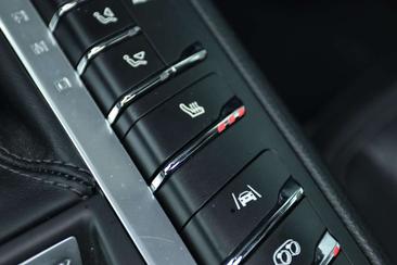 Porsche Macan S — photo 45