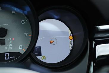 Porsche Macan S — photo 46