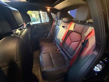 Porsche Macan S — photo 19