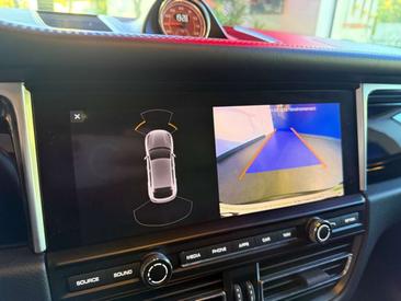 Porsche Macan S — photo 30