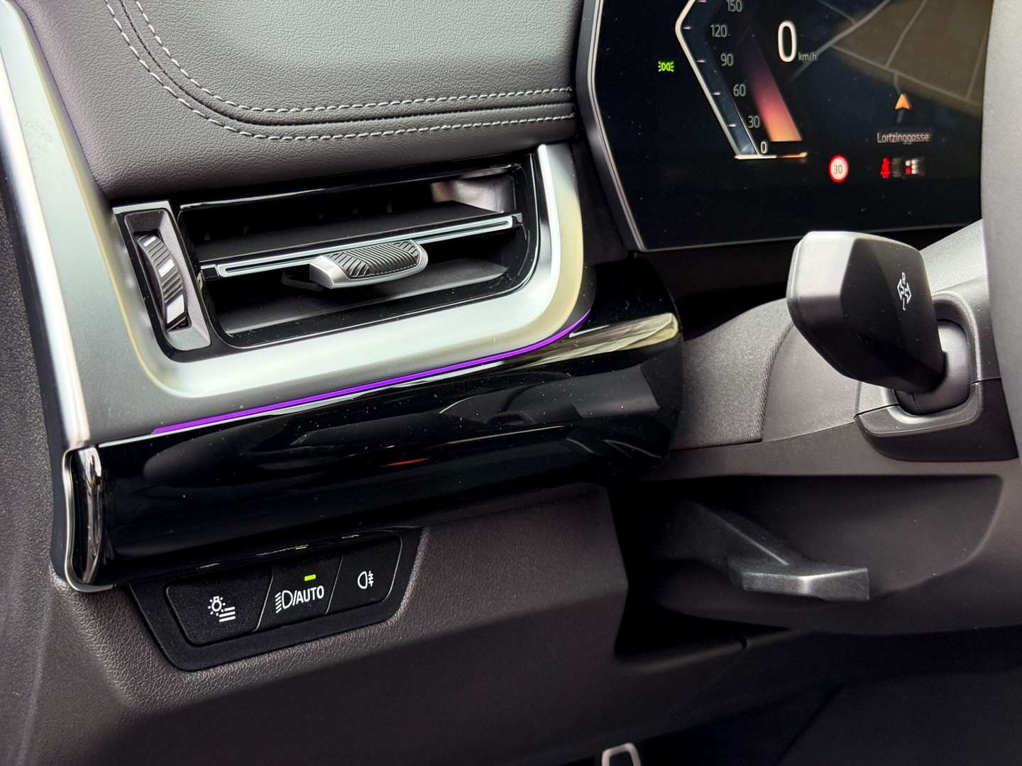 BMW IX1 EDrive20 - 2025 - Joinsteer - #11