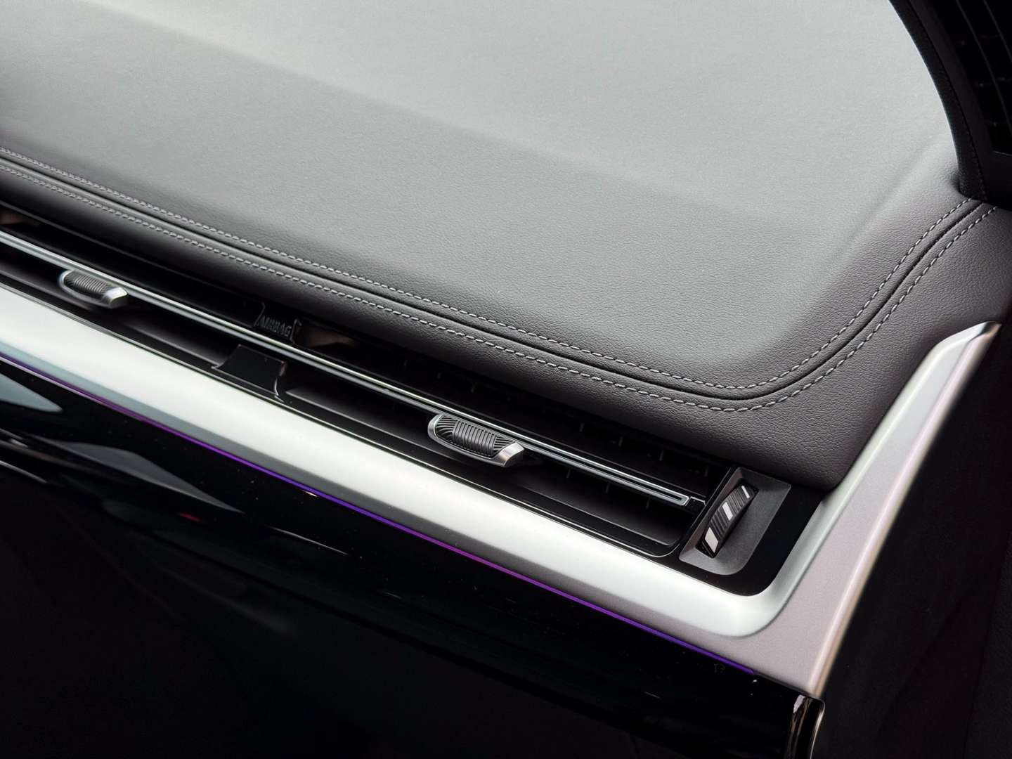 BMW IX1 EDrive20 - 2025 - Joinsteer - #21