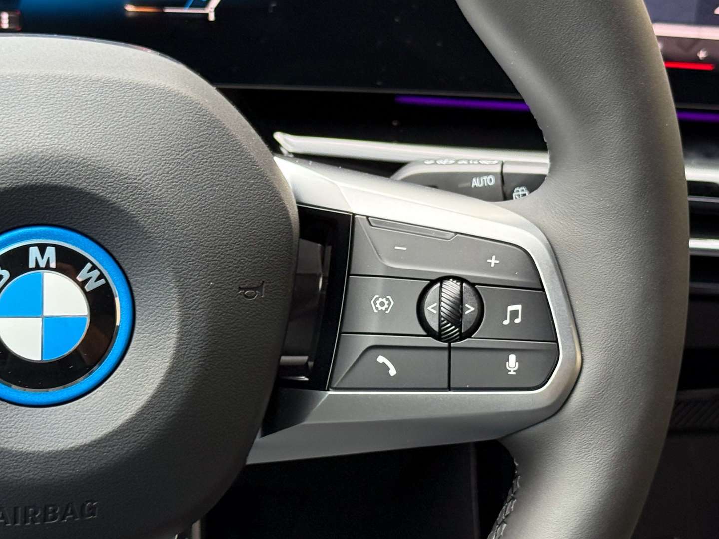 BMW IX1 EDrive20 - 2025 - Joinsteer - #27