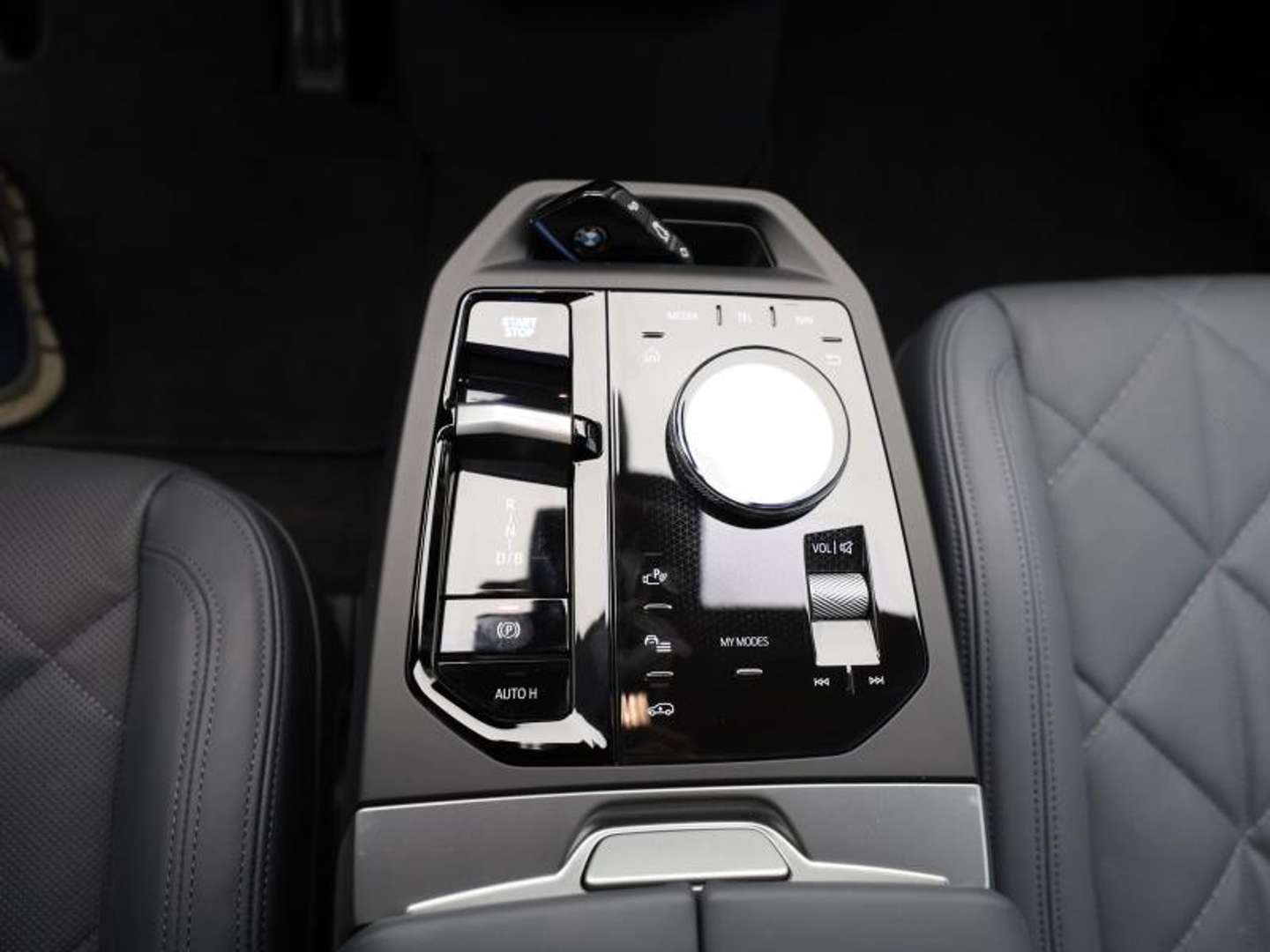 BMW IX M70 Individual - 2025 - Joinsteer - #22