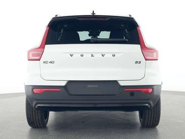 Volvo XC40 B3 Ultra Black Edition — photo 3