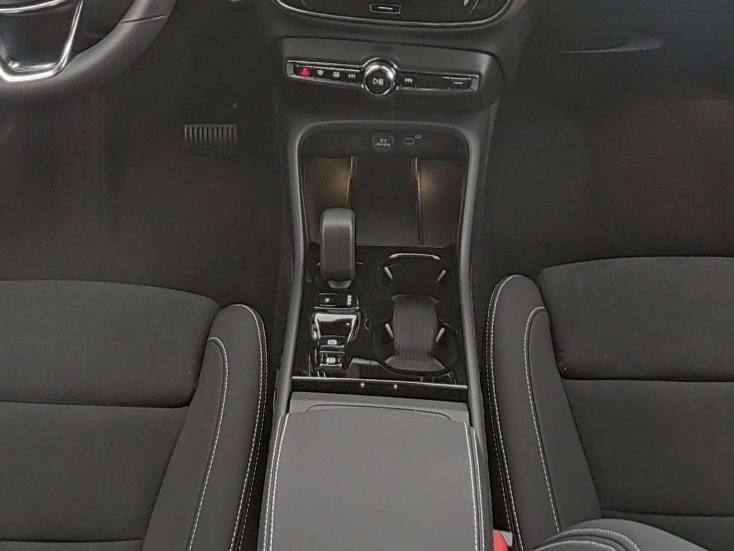 Volvo XC40 B3 Ultra Black Edition - 2025 - Joinsteer - #5