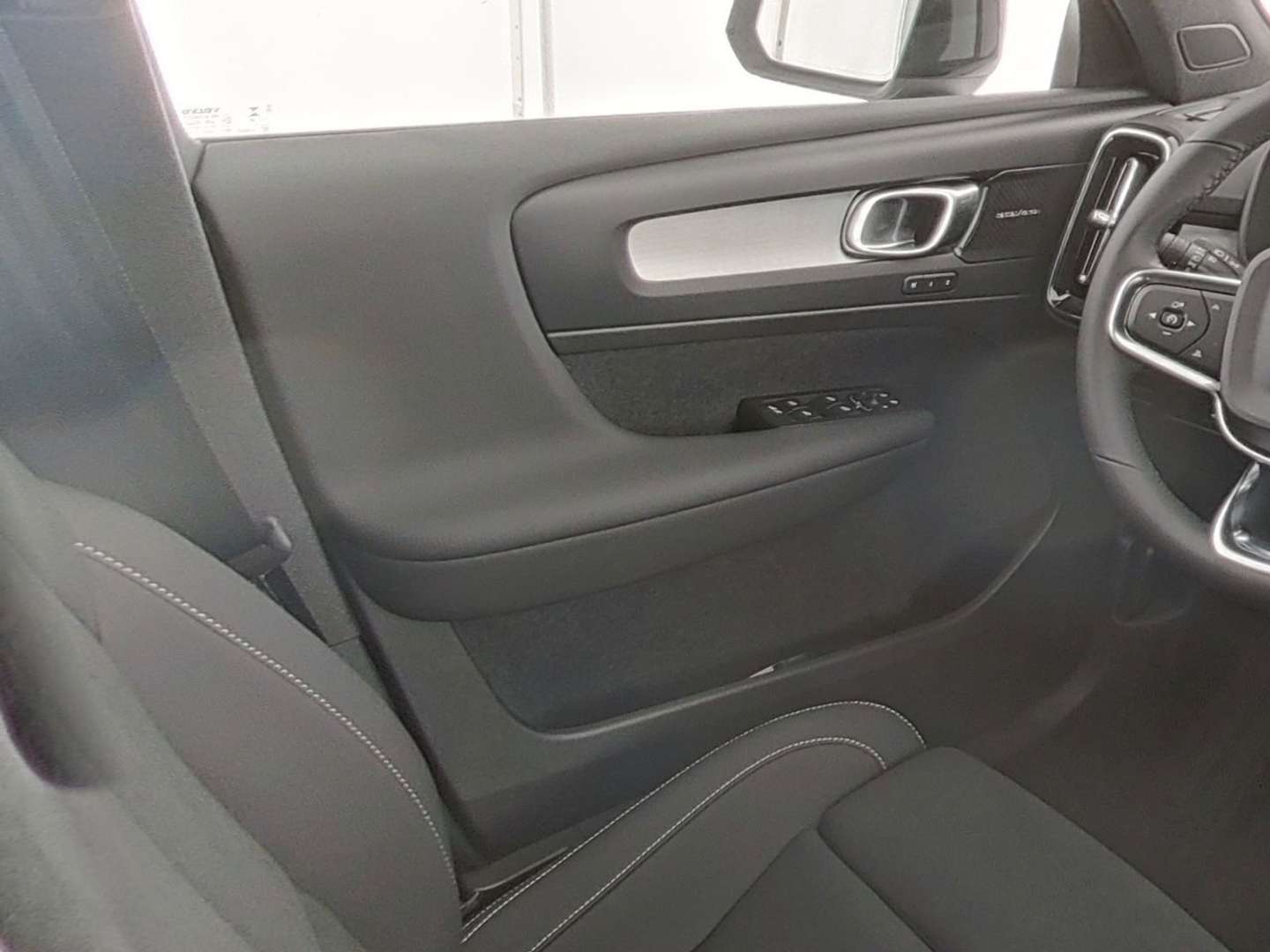 Volvo XC40 B3 Ultra Black Edition - 2025 - Joinsteer - #10