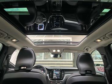 Volvo XC60 T6 Recharge Core — photo 19
