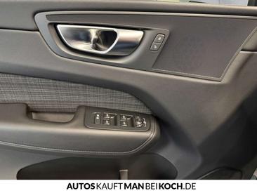 Volvo XC60 B4 Core — photo 12
