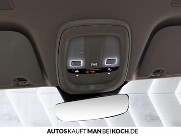Volvo XC60 B4 Core — photo 21