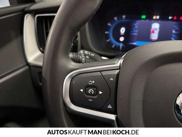 Volvo XC60 B4 Core — photo 22