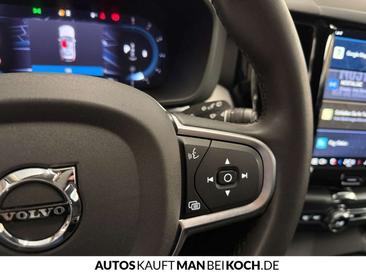 Volvo XC60 B4 Core — photo 23