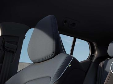 Volvo EX30 Plus — photo 18