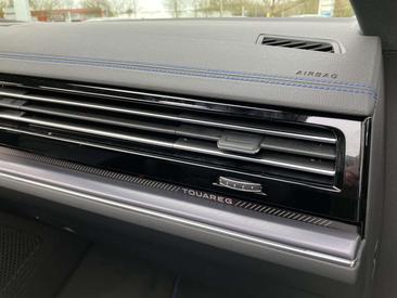 Volkswagen Touareg EHybrid R — photo 13