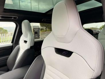 Land Rover Range Rover Sport SV Edition One — photo 15