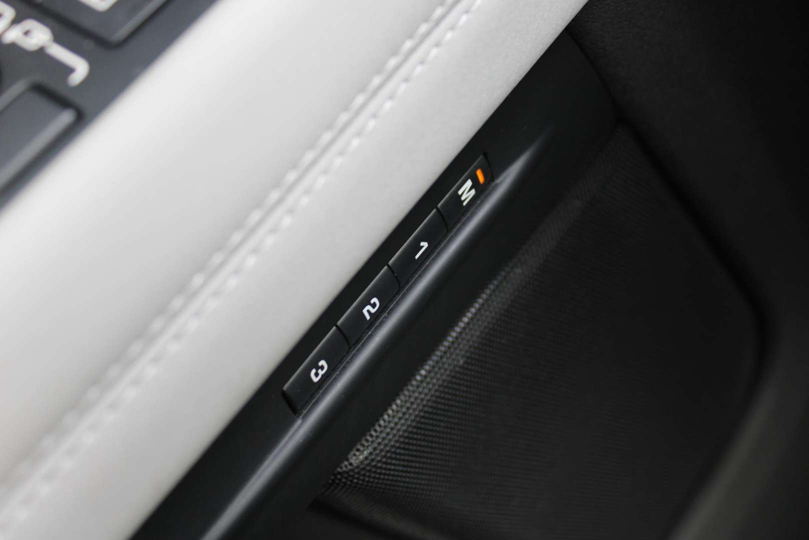 Land Rover Range Rover Evoque R-Dynamic SE | Pano | Cold Climate | Meridia P300e - 2022 - Joinsteer - #34