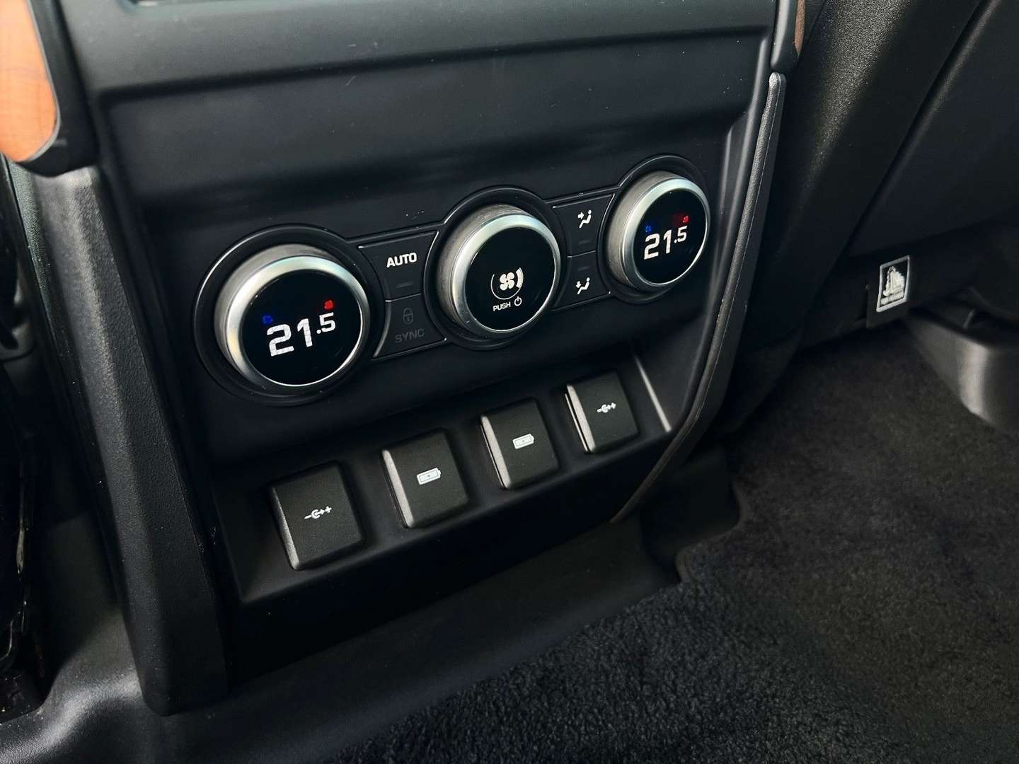 Land Rover Defender 110 HSE D240 - 2020 - Joinsteer - #13