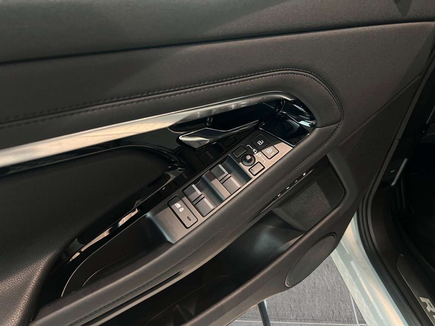 Land Rover Range Rover Evoque P250 R-DYNAMIC SE AWD Autom. - 2023 - Joinsteer - #8