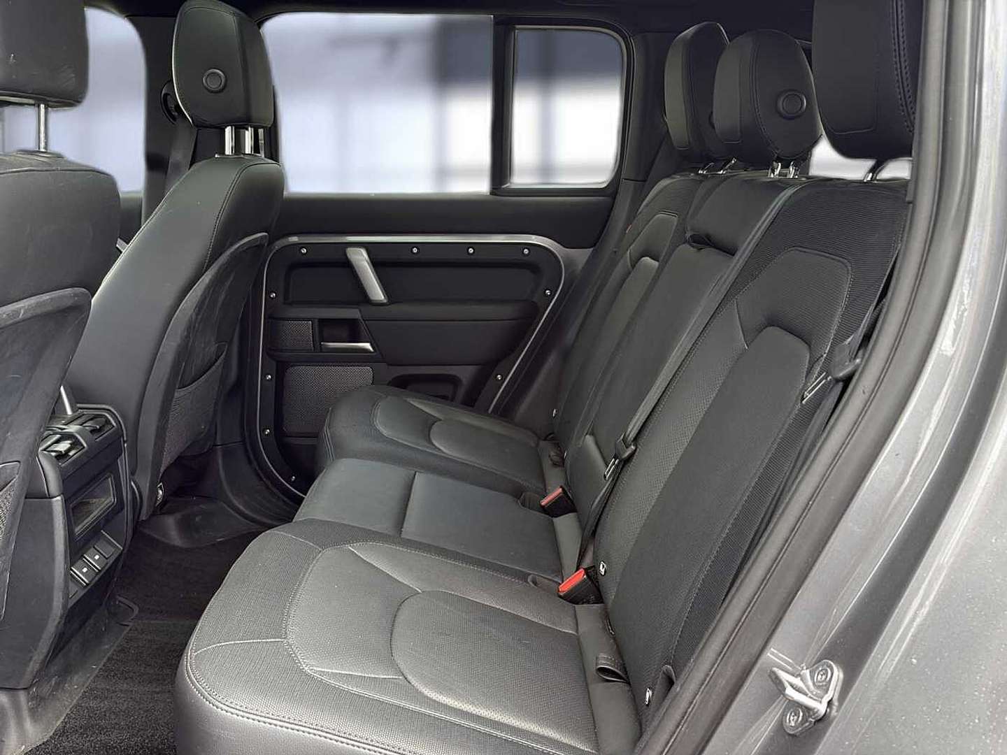 Land Rover Defender 110 D200 X-Dyn. SE AHK|BlackPano - 2024 - Joinsteer - #6