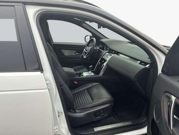 Land Rover Discovery Sport P300e R-Dynamic SE — photo 3