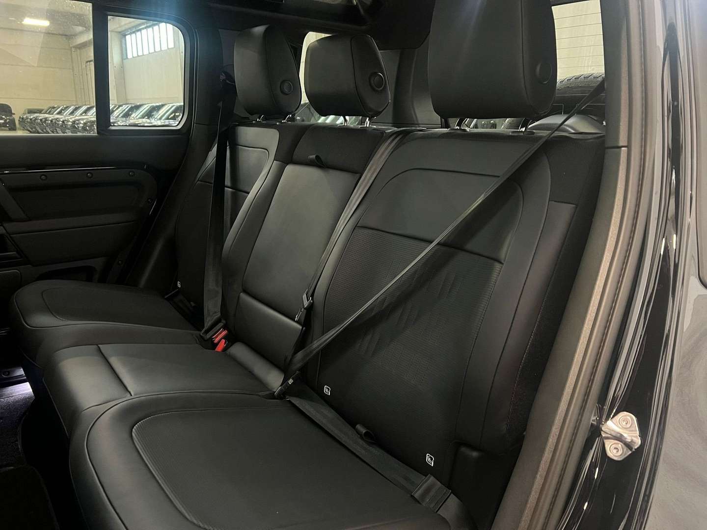 Land Rover Defender 110 4.4 V8 Mhev Octa Edition One Awd 635cv Auto - 2026 - Joinsteer - #13