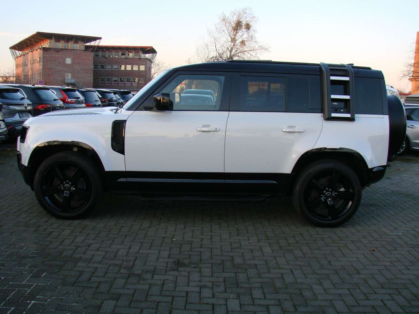 Land Rover Defender 110 HSE AWD Dynamic-X Pano 360ºSHZ AHK Merdian HUD - 2023 - Joinsteer - #5
