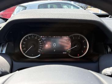Land Rover Discovery Sport P300e 1.5 S — photo 9