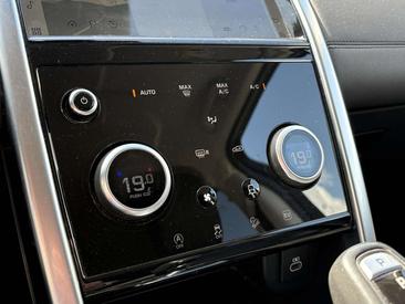 Land Rover Discovery Sport P300e 1.5 S — photo 11