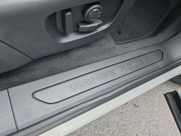 Land Rover Range Rover Evoque D200 S — photo 23