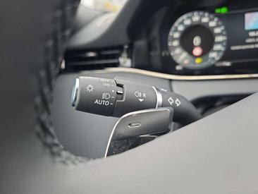 Land Rover Range Rover Evoque D200 S — photo 31