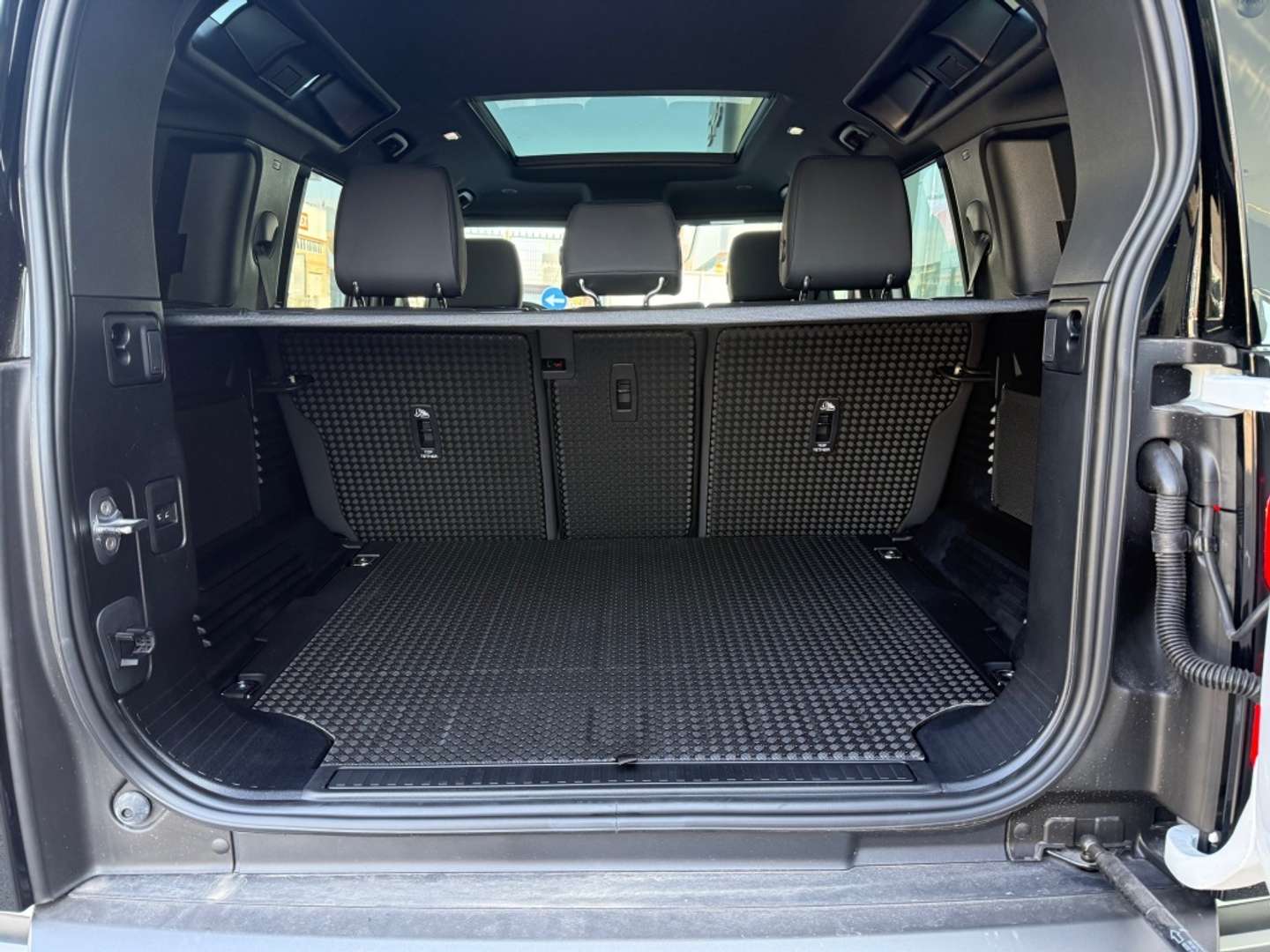 Land Rover Defender 110 X-Dynamic SE 3.0D L6 MHEV AWD Aut. 250 - 2026 - Joinsteer - #12
