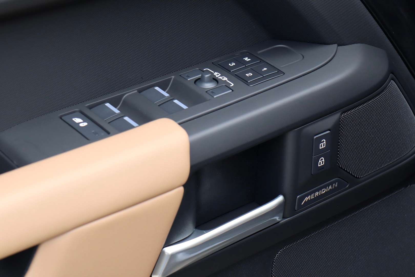 Land Rover Defender 110 X-Dynamic HSE P300e - 2026 - Joinsteer - #16