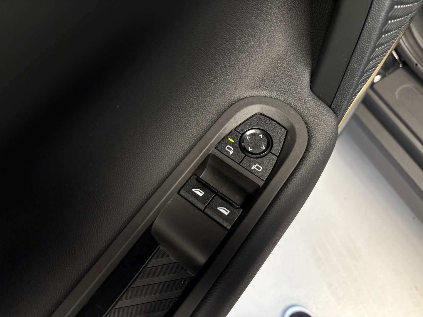 Mini Electric Essential Cooper E - 2026 - Joinsteer - #3