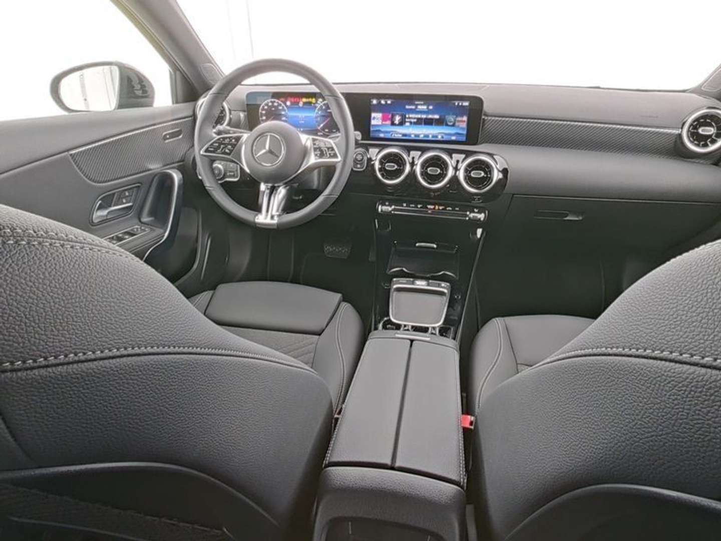 Mercedes Classe A 200 Night Edition - 2025 - Joinsteer - #5